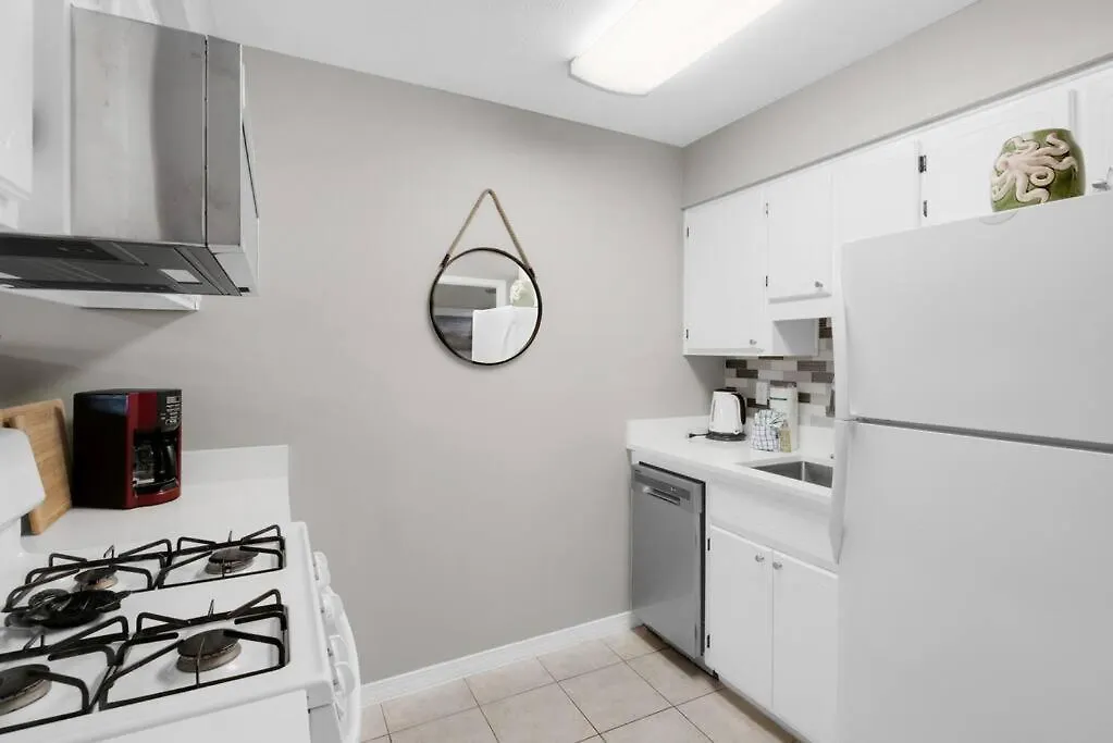 Renovated Ocean Escape Condo-11 Pools-Community Beachhouse Bar Panama City Beach Apartment