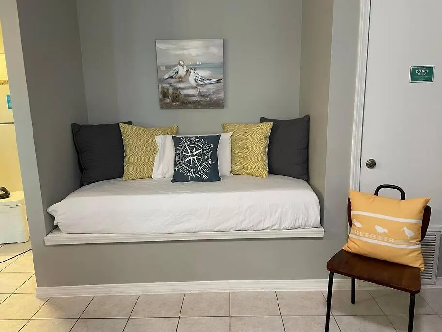 Renovated Ocean Escape Condo-11 Pools-Community Beachhouse Bar Panama City Beach