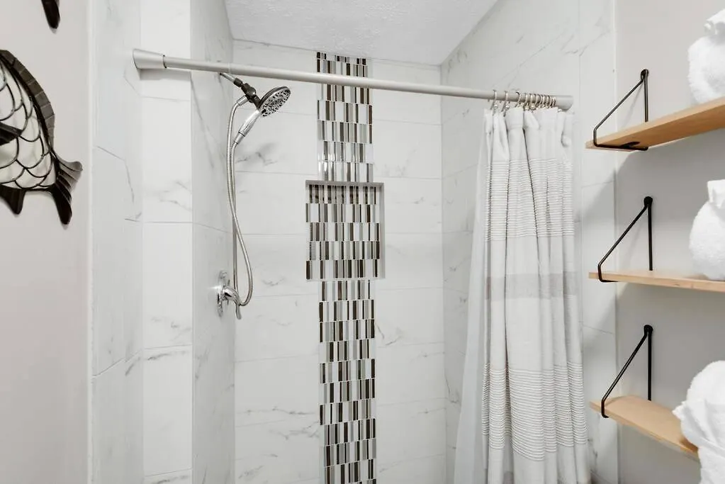 Renovated Ocean Escape Condo-11 Pools-Community Beachhouse Bar Panama City Beach 0*,
